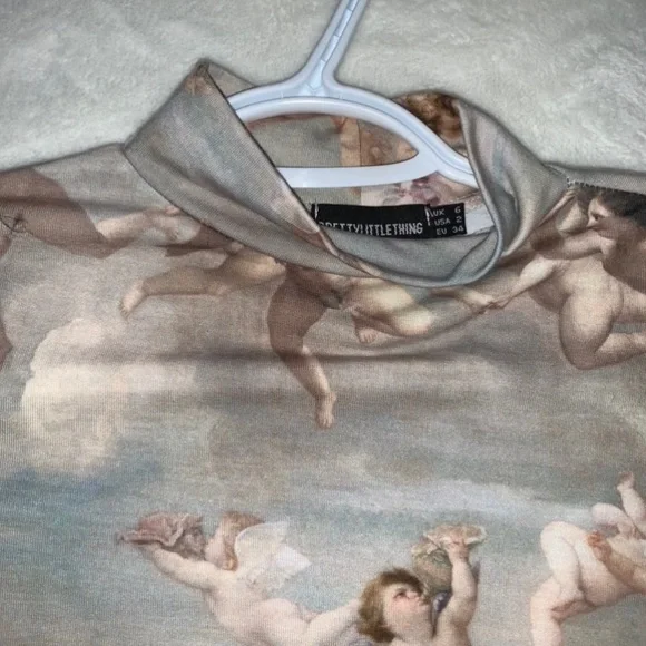 PrettyLittleThing Renaissance Crop Top. - Picture 2 of 3